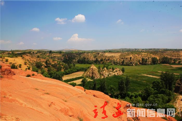 绿掩红砂