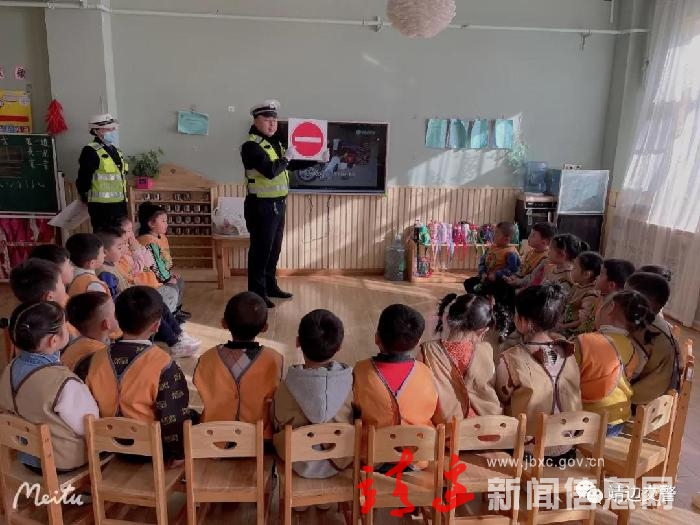 靖边交警进校园 寓教于乐讲安全