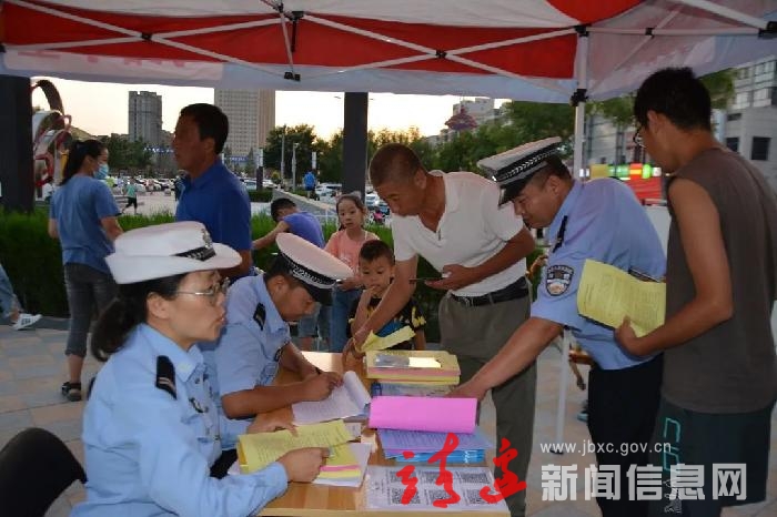 靖边“马路学堂”开课啦！交通文明理念入心…