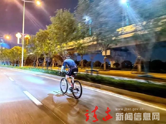 迎省运！靖边一男子“日骑千里”到西安