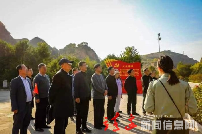 蒲城县延安精神研究会来靖学习考察红色资源