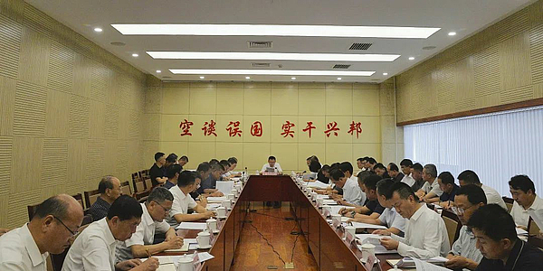 靖边县委理论学习中心组召开第7次集体学习会